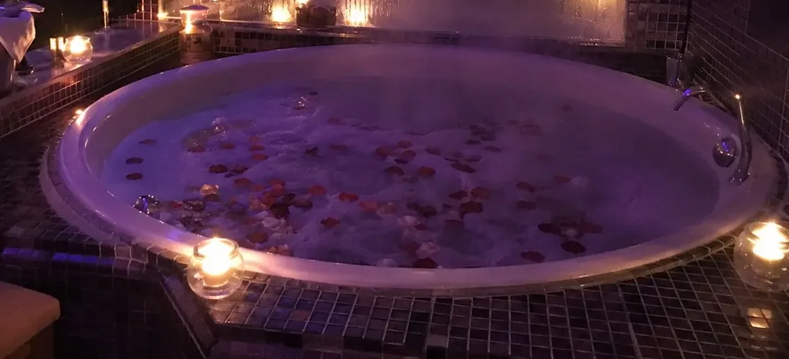 Jakuzili vip oda — Lila Spa, Beyoğlu misafirlerine hizmet veren salon